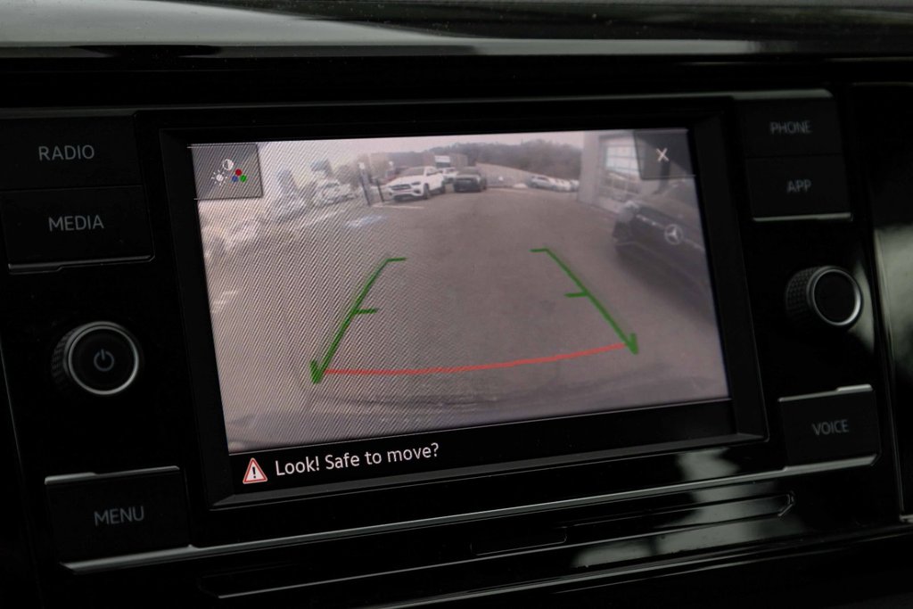 2024 Volkswagen Taos Trendline FWD in Kamloops, British Columbia - 14 - w1024h768px