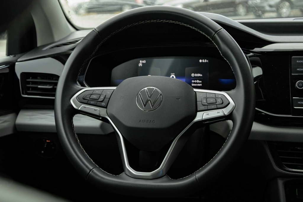 2024 Volkswagen Taos Trendline FWD in Kamloops, British Columbia - 11 - w1024h768px