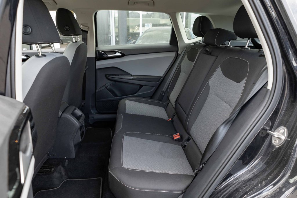 2024 Volkswagen Taos Trendline FWD in Kamloops, British Columbia - 17 - w1024h768px