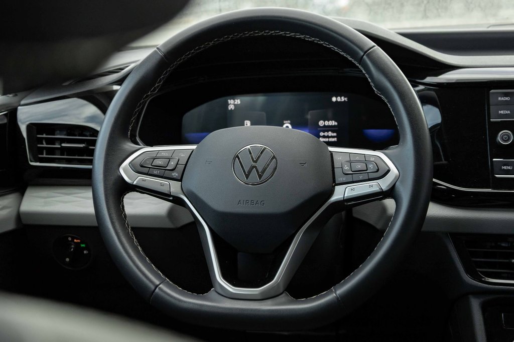 2024 Volkswagen Taos Trendline FWD in Kamloops, British Columbia - 11 - w1024h768px