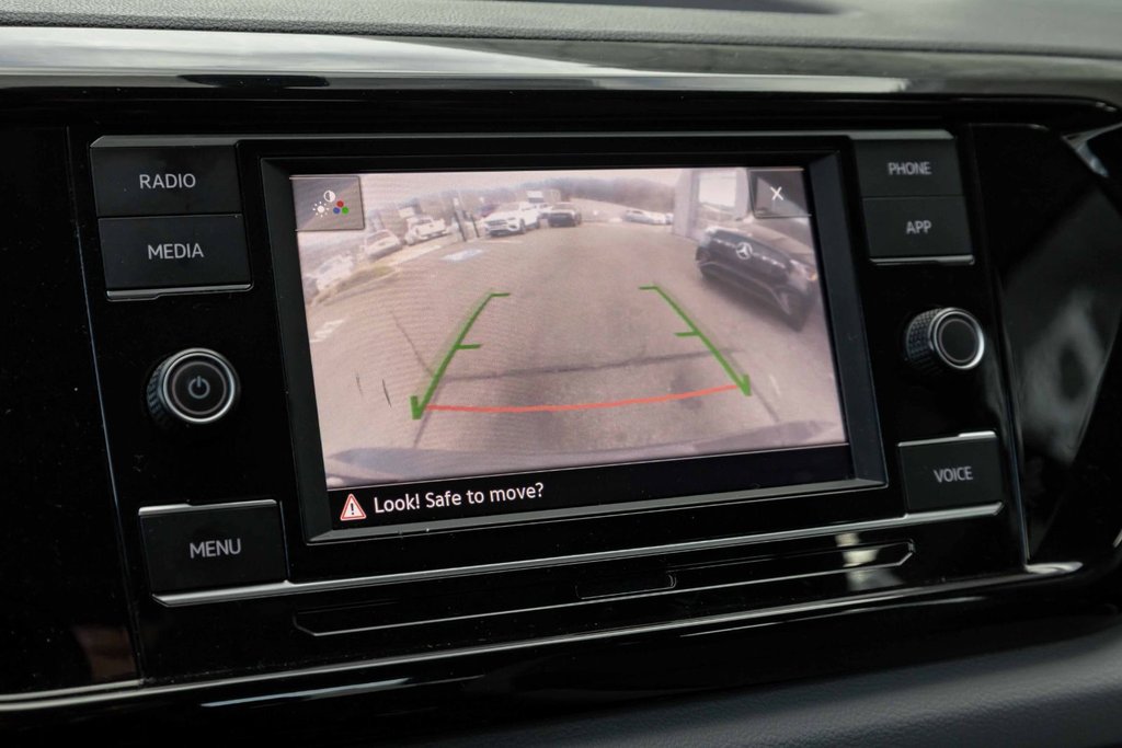 2024 Volkswagen Taos Trendline FWD in Kamloops, British Columbia - 14 - w1024h768px