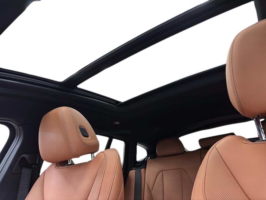 2022 BMW X4 in Quebec, Quebec - 22 - w1024h768px