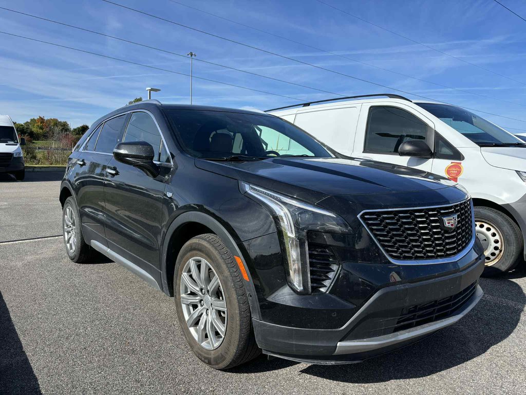 2022 Cadillac XT4 in Quebec, Quebec - 3 - w1024h768px