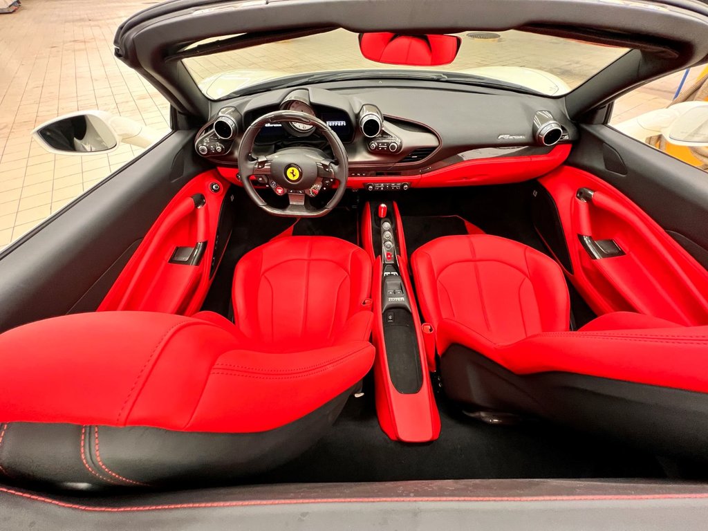 2023 Ferrari F8 SPIDER in Quebec, Quebec - 9 - w1024h768px