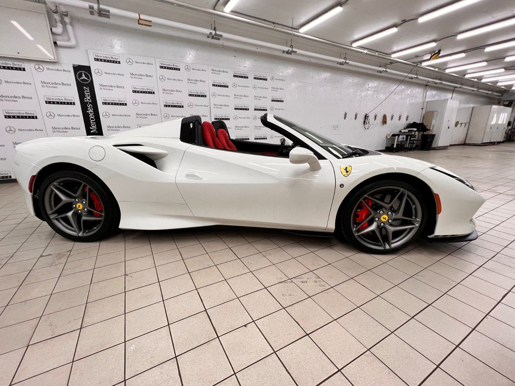 Ferrari F8 SPIDER  2023 à Québec, Québec - 2 - w1024h768px