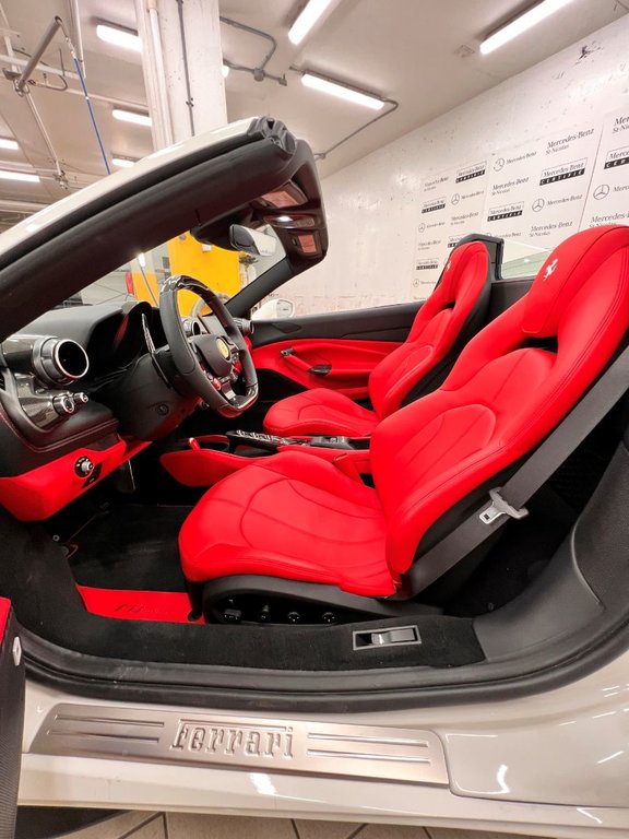 2023 Ferrari F8 SPIDER in Quebec, Quebec - 8 - w1024h768px