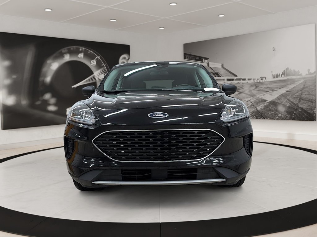 Ford Escape  2022 à Québec, Québec - 2 - w1024h768px