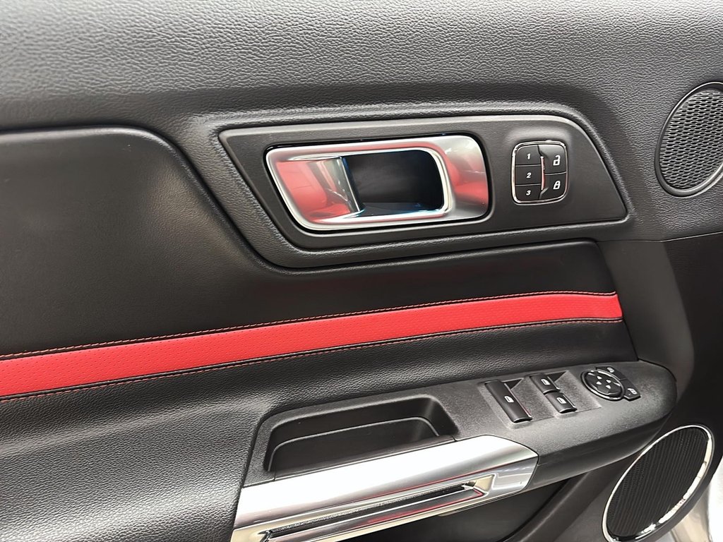 2022 Ford Mustang in Quebec, Quebec - 7 - w1024h768px