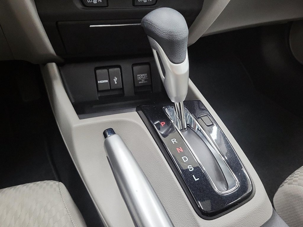 Honda Civic Sedan  2015 à Québec, Québec - 18 - w1024h768px