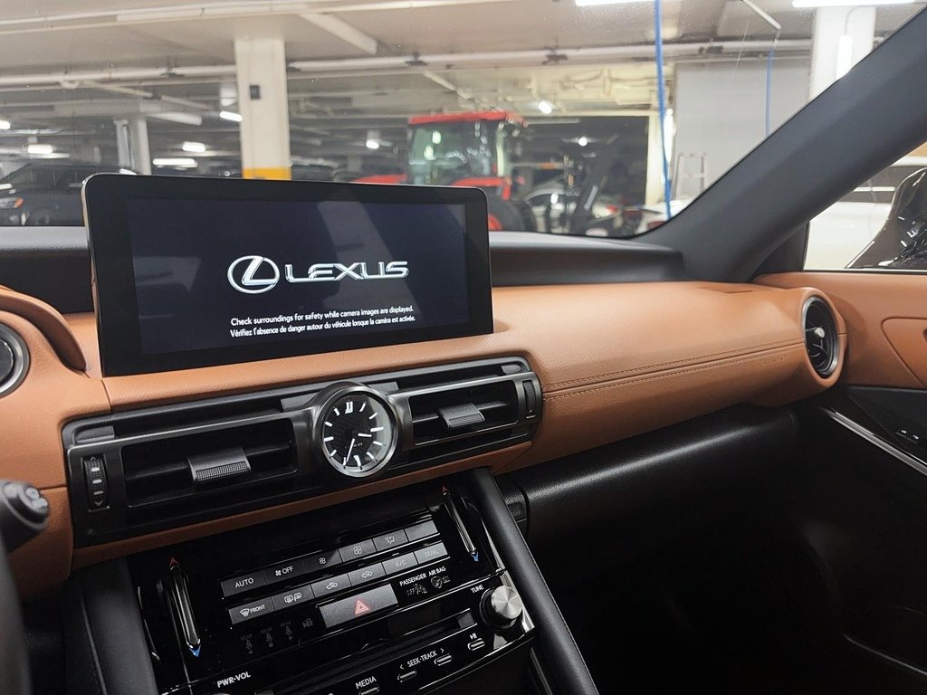 2023 Lexus IS in Quebec, Quebec - 11 - w1024h768px