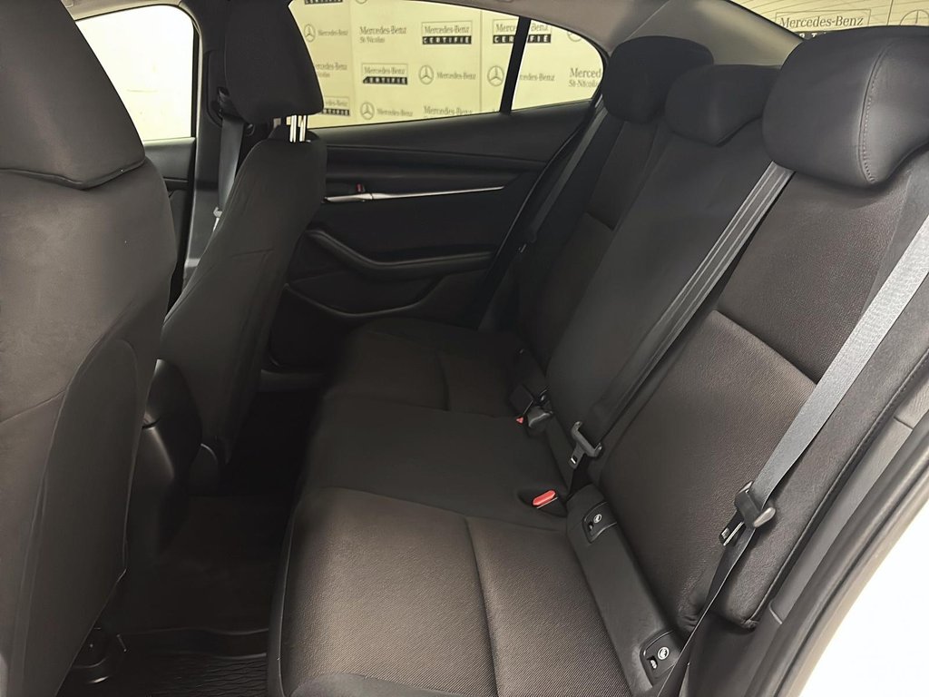 2024 Mazda 3 in Quebec, Quebec - 8 - w1024h768px