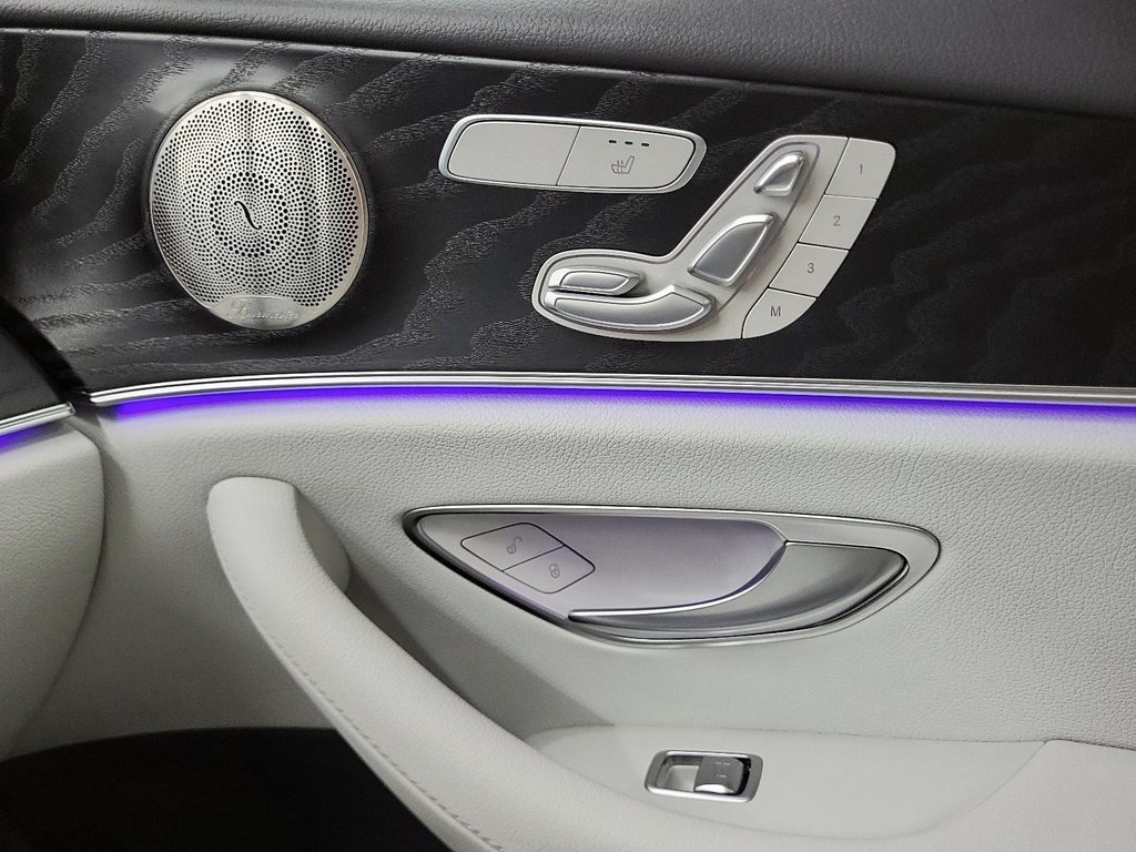 Mercedes-Benz E-Class  2022 à Québec, Québec - 18 - w1024h768px