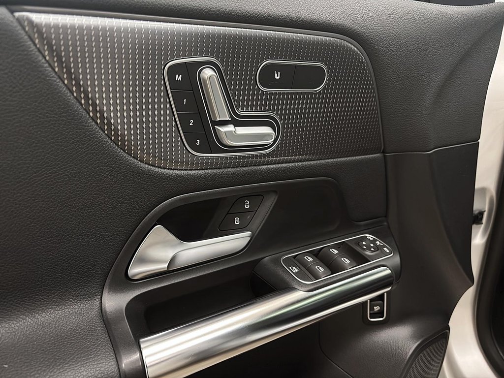 2021 Mercedes-Benz GLA in Quebec, Quebec - 9 - w1024h768px