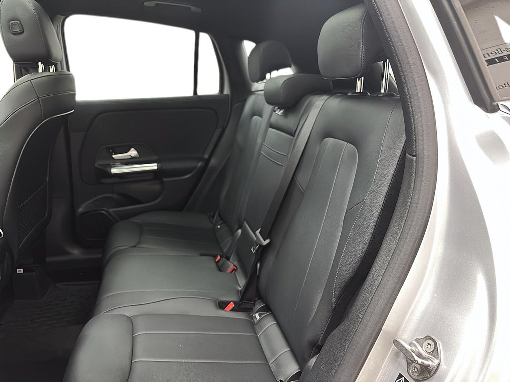 Mercedes-Benz GLA  2021 à Québec, Québec - 7 - w1024h768px