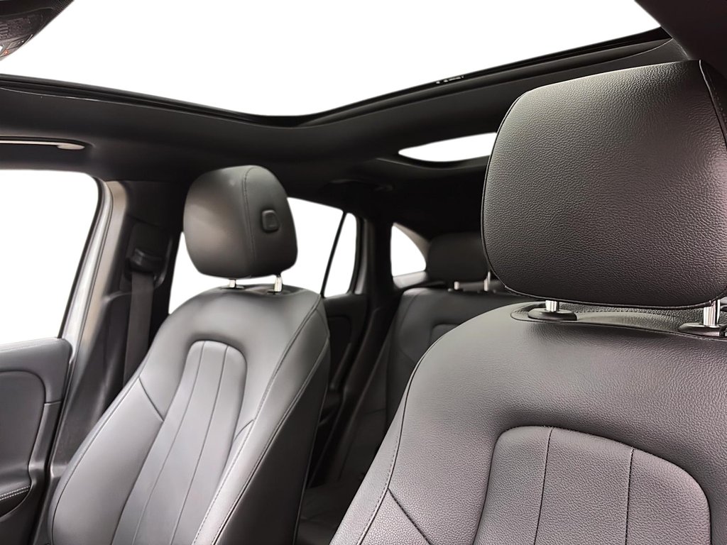 Mercedes-Benz GLA  2021 à Québec, Québec - 11 - w1024h768px