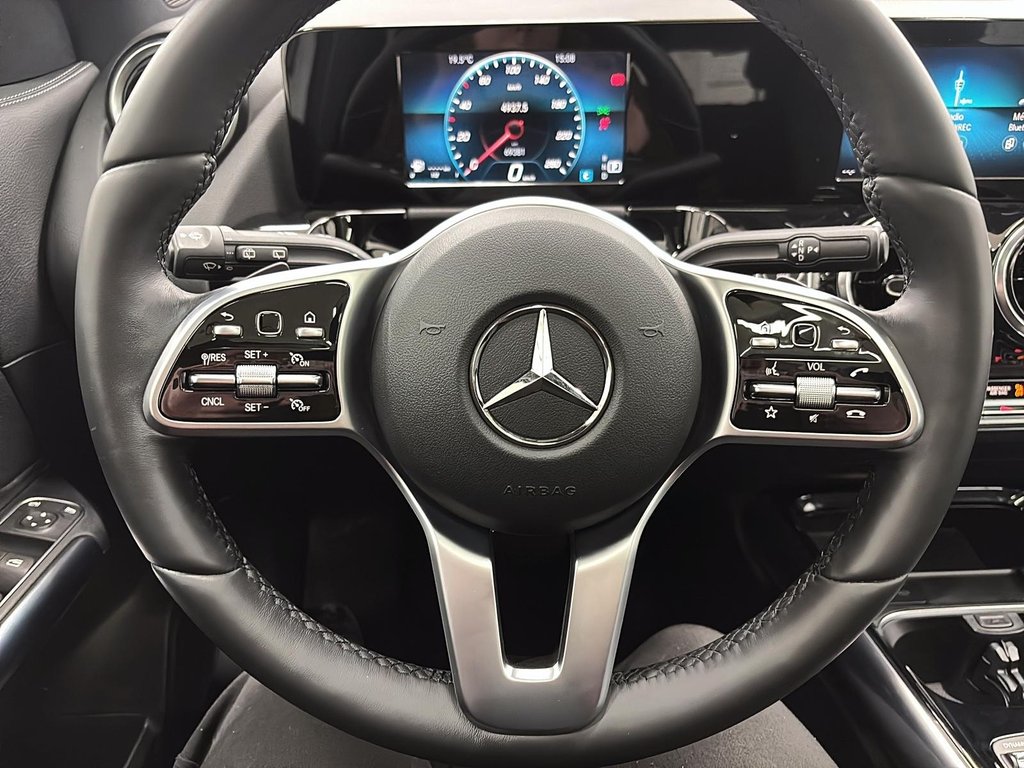 Mercedes-Benz GLA  2021 à Québec, Québec - 12 - w1024h768px