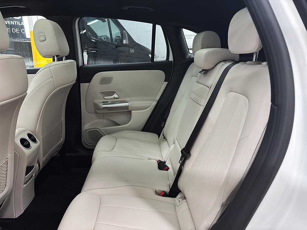 Mercedes-Benz GLA  2024 à Québec, Québec - 8 - w1024h768px