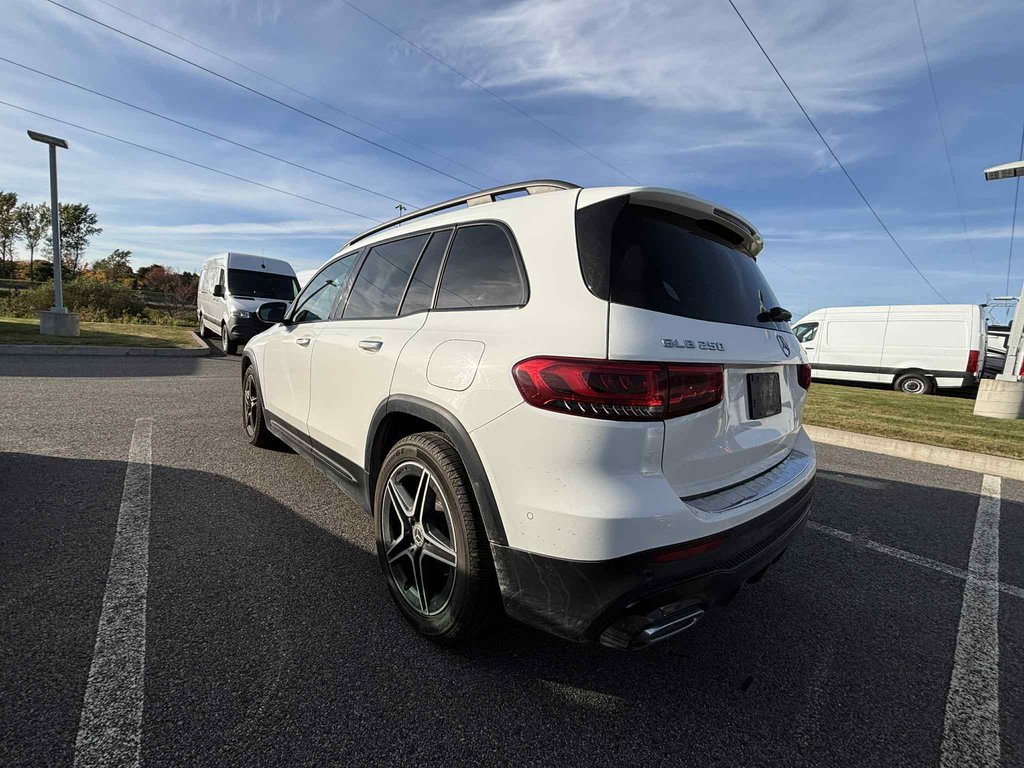 2022 Mercedes-Benz GLB in Quebec, Quebec - 6 - w1024h768px