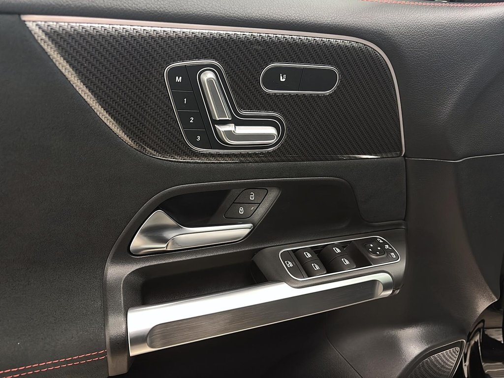 2022 Mercedes-Benz GLB in Quebec, Quebec - 8 - w1024h768px