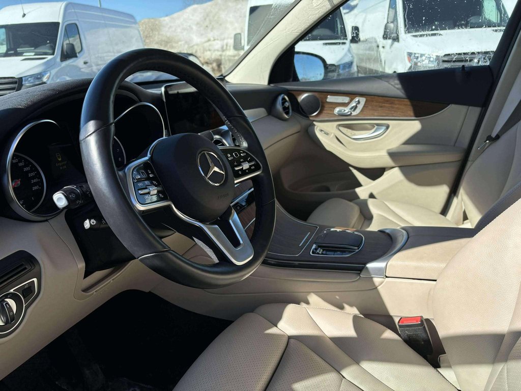 2022 Mercedes-Benz GLC in Quebec, Quebec - 8 - w1024h768px