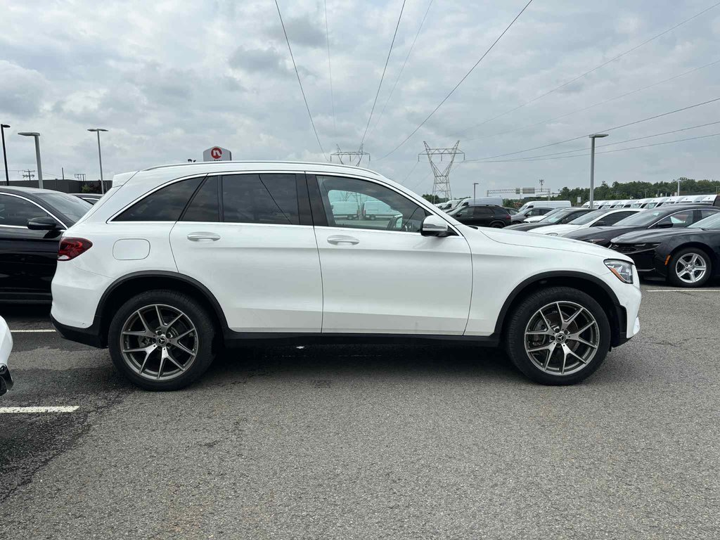 2022 Mercedes-Benz GLC in Quebec, Quebec - 4 - w1024h768px