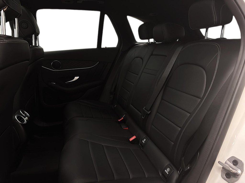 2022 Mercedes-Benz GLC in Quebec, Quebec - 7 - w1024h768px