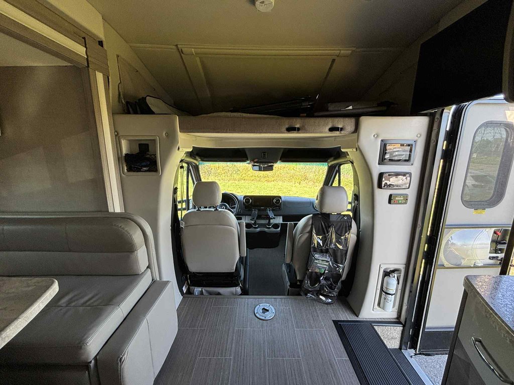 2020 Mercedes-Benz Sprinter Cab Chassis in Quebec, Quebec - 18 - w1024h768px