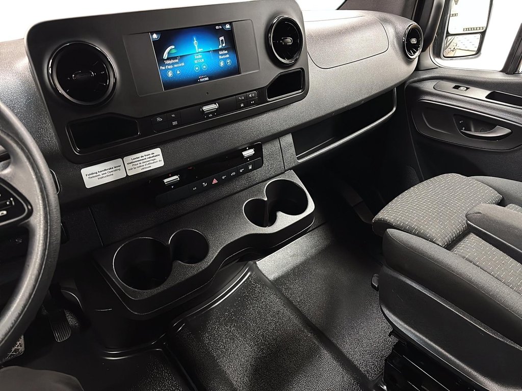 2020 Mercedes-Benz Sprinter Cargo Van in Quebec, Quebec - 17 - w1024h768px