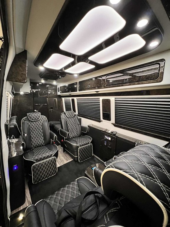 2021 Mercedes-Benz Sprinter Cargo Van in Quebec, Quebec - 5 - w1024h768px