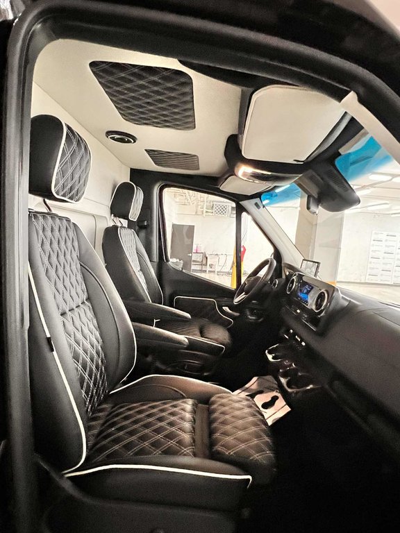 2021 Mercedes-Benz Sprinter Cargo Van in Quebec, Quebec - 4 - w1024h768px
