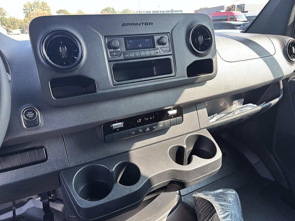Mercedes-Benz Sprinter Cargo Van  2024 à Québec, Québec - 15 - w1024h768px