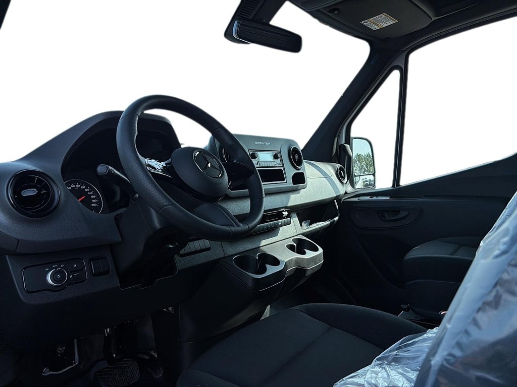 Mercedes-Benz Sprinter Cargo Van  2024 à Québec, Québec - 13 - w1024h768px