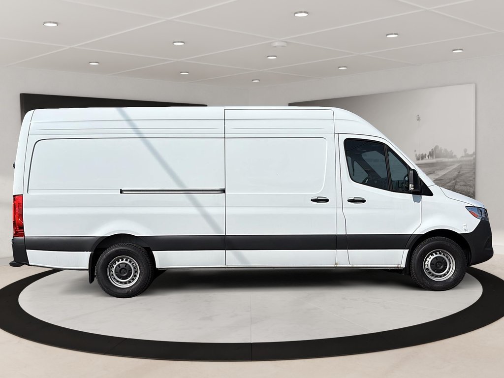 Mercedes-Benz Sprinter Cargo Van  2024 à Québec, Québec - 4 - w1024h768px
