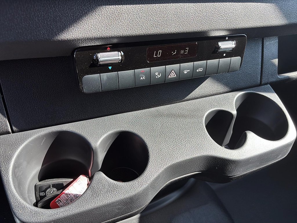 2024 Mercedes-Benz Sprinter Cargo Van in Quebec, Quebec - 17 - w1024h768px