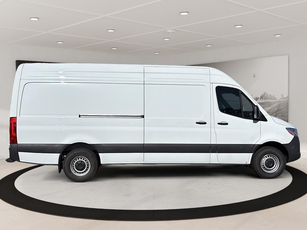 2024 Mercedes-Benz Sprinter Cargo Van in Quebec, Quebec - 6 - w1024h768px