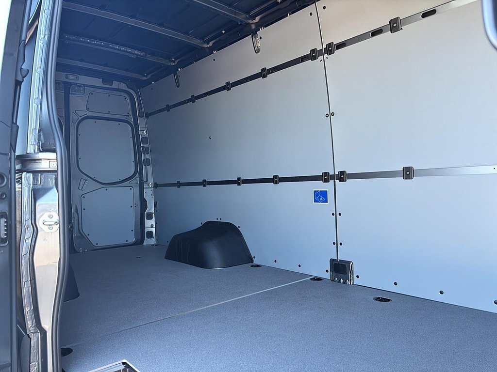 2025 Mercedes-Benz Sprinter Cargo Van in Quebec, Quebec - 9 - w1024h768px