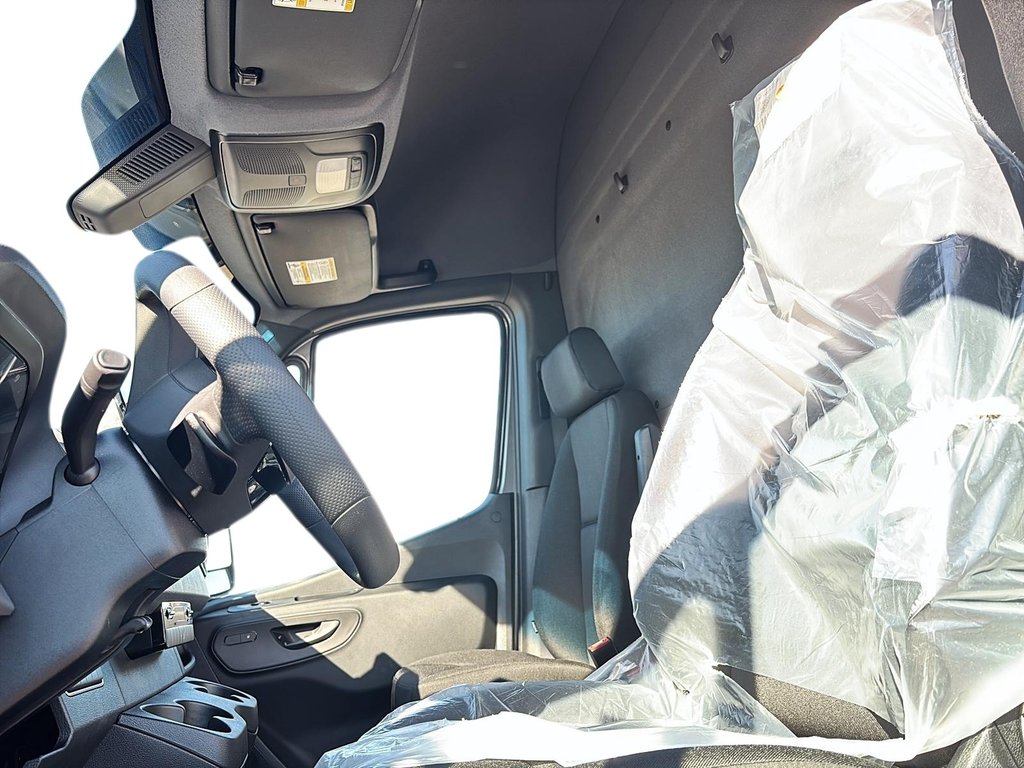 2025 Mercedes-Benz Sprinter Cargo Van in Quebec, Quebec - 12 - w1024h768px