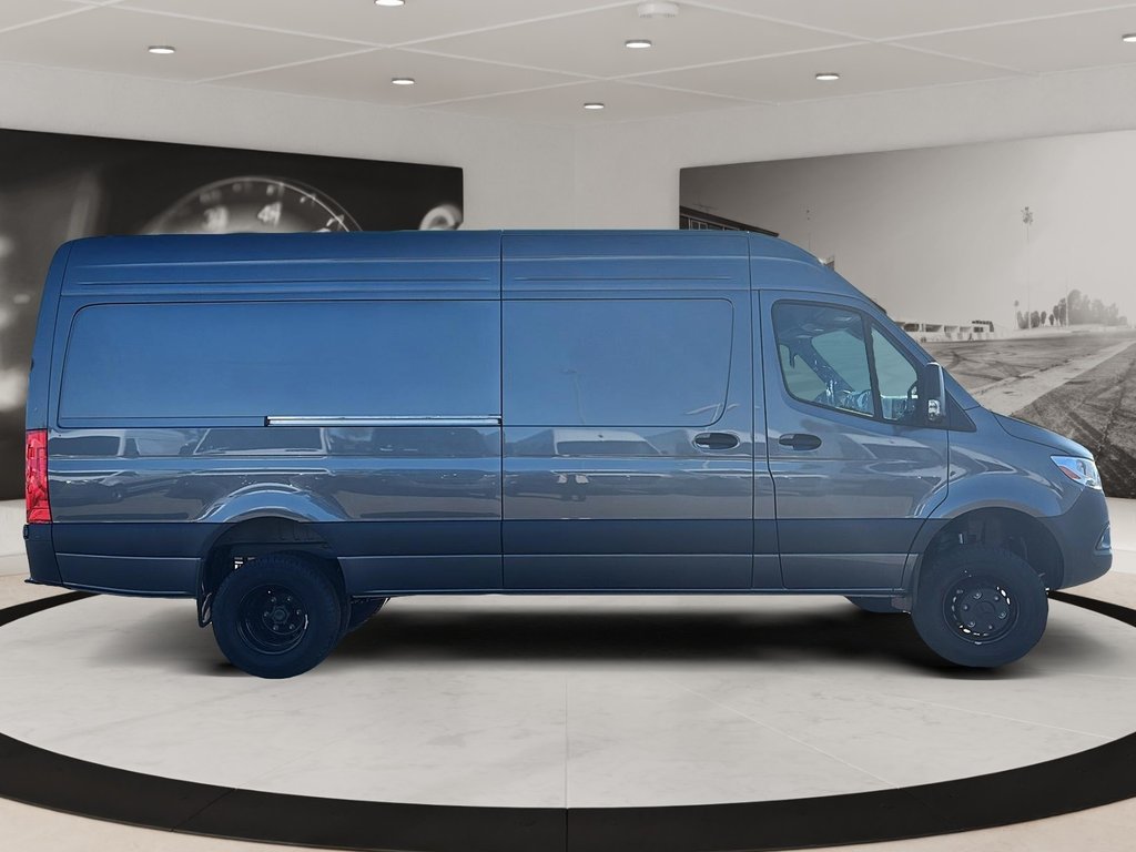 2025 Mercedes-Benz Sprinter Cargo Van in Quebec, Quebec - 4 - w1024h768px