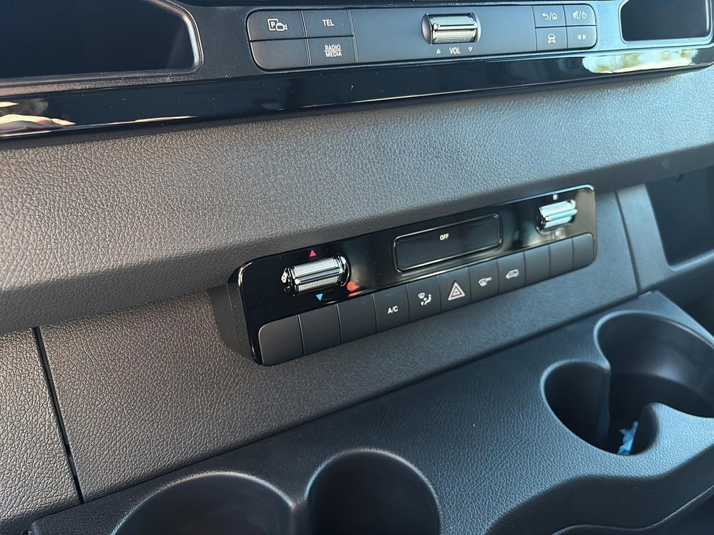 2025 Mercedes-Benz Sprinter Cargo Van in Quebec, Quebec - 17 - w1024h768px