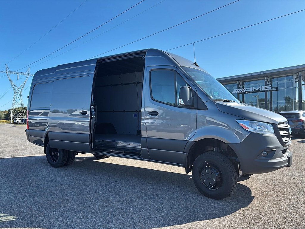 2025 Mercedes-Benz Sprinter Cargo Van in Quebec, Quebec - 10 - w1024h768px
