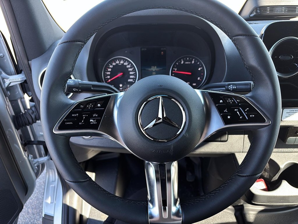 2025 Mercedes-Benz Sprinter Cargo Van in Quebec, Quebec - 15 - w1024h768px