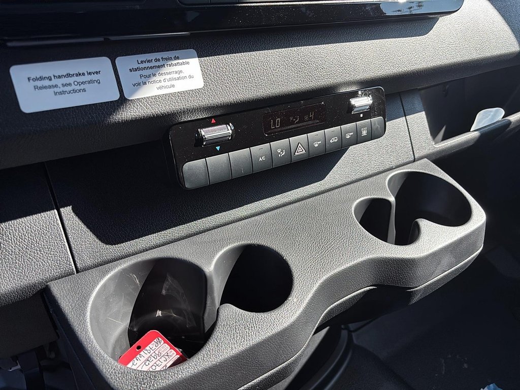 2025 Mercedes-Benz Sprinter Cargo Van in Quebec, Quebec - 17 - w1024h768px