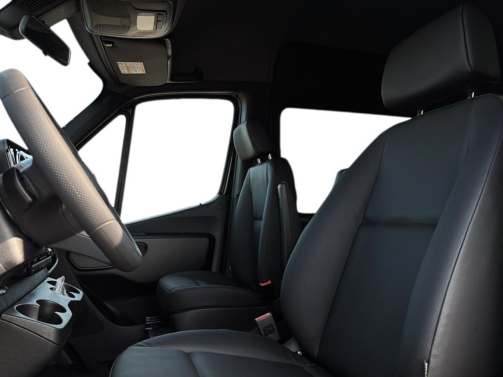 2025 Mercedes-Benz Sprinter Passenger Van in Quebec, Quebec - 9 - w1024h768px