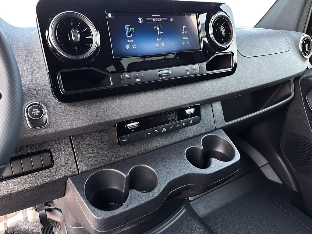 2025 Mercedes-Benz Sprinter Passenger Van in Quebec, Quebec - 13 - w1024h768px