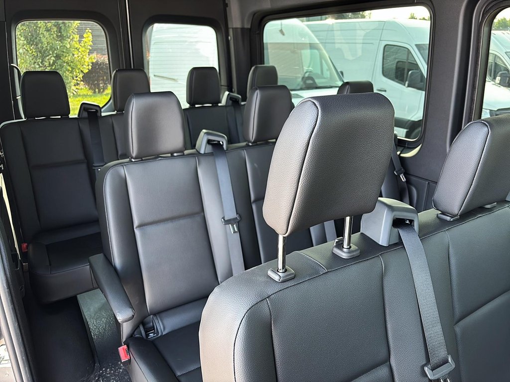 2025 Mercedes-Benz Sprinter Passenger Van in Quebec, Quebec - 15 - w1024h768px
