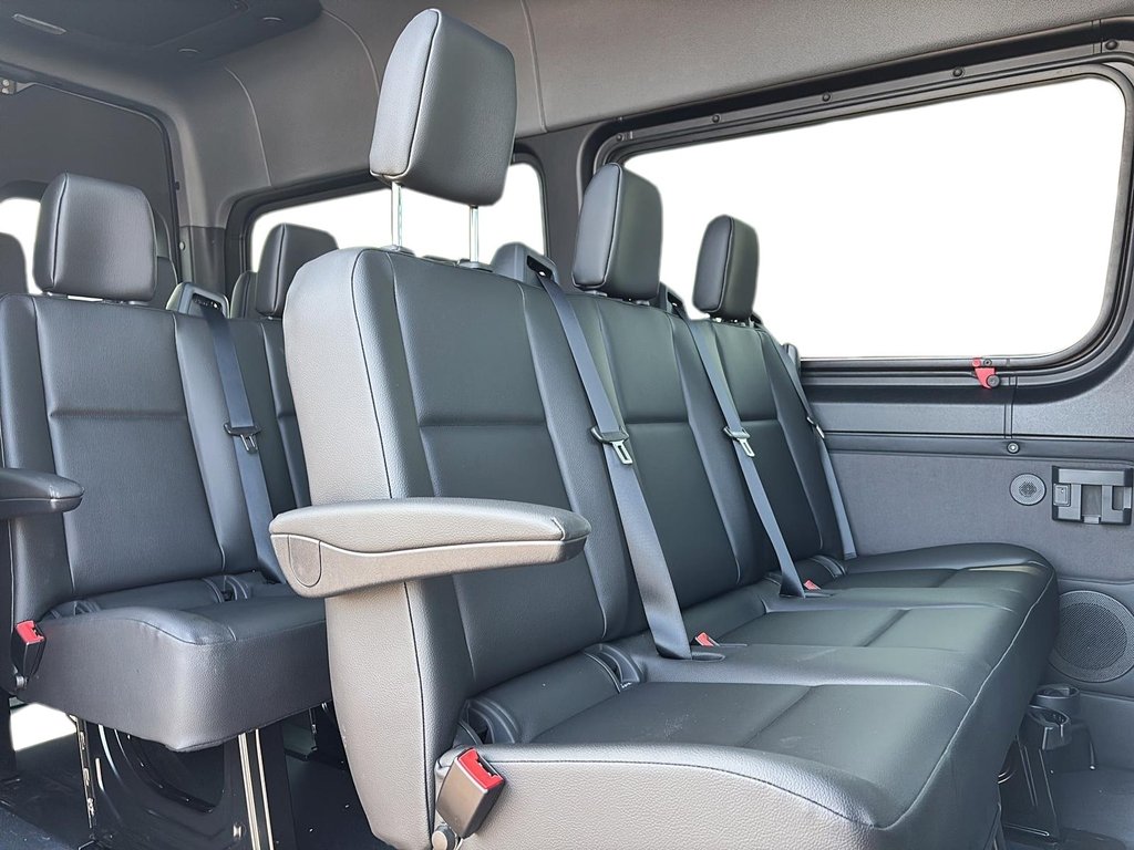 2025 Mercedes-Benz Sprinter Passenger Van in Quebec, Quebec - 14 - w1024h768px