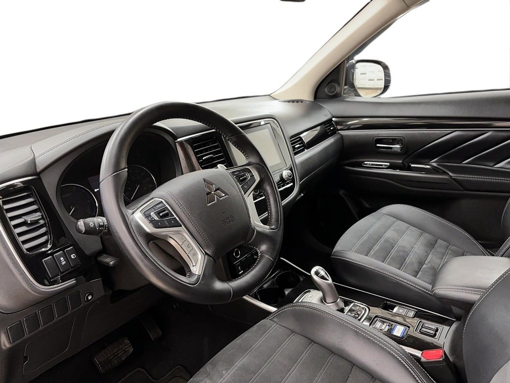 Mitsubishi OUTLANDER PHEV  2022 à Québec, Québec - 10 - w1024h768px