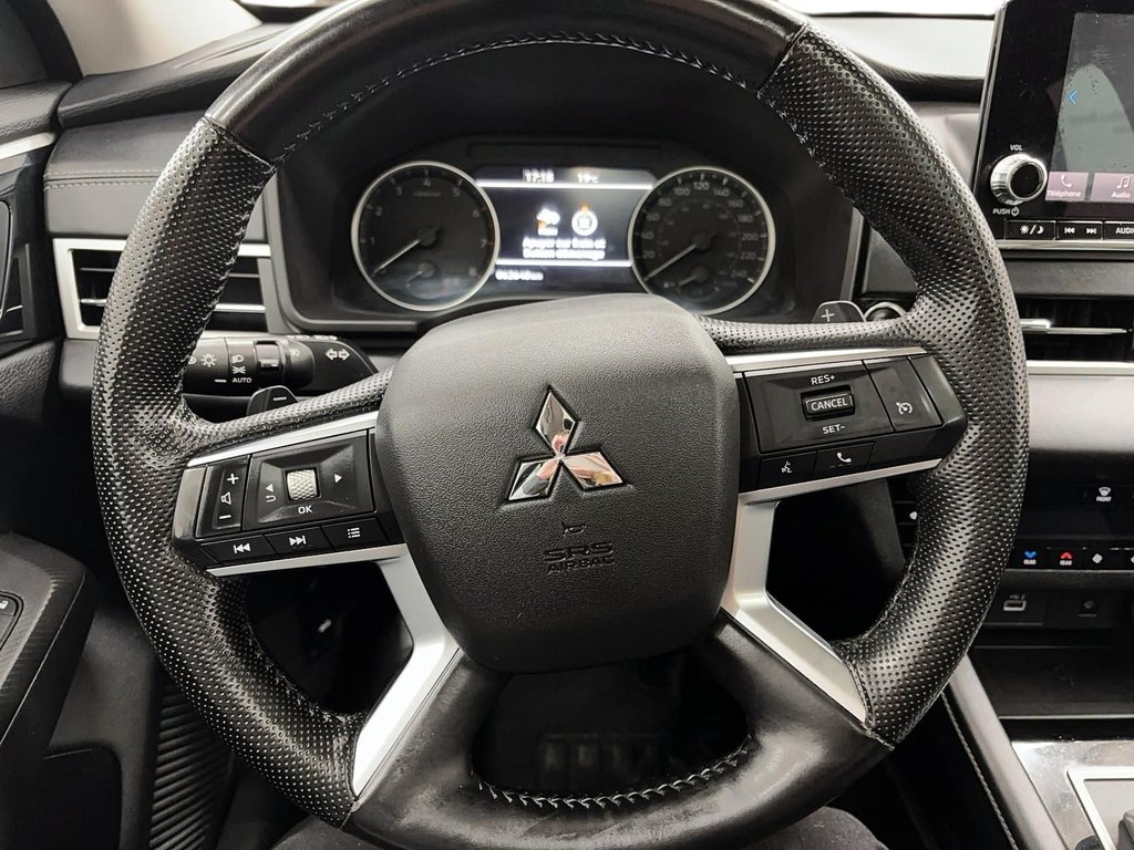 2022 Mitsubishi Outlander in Quebec, Quebec - 16 - w1024h768px