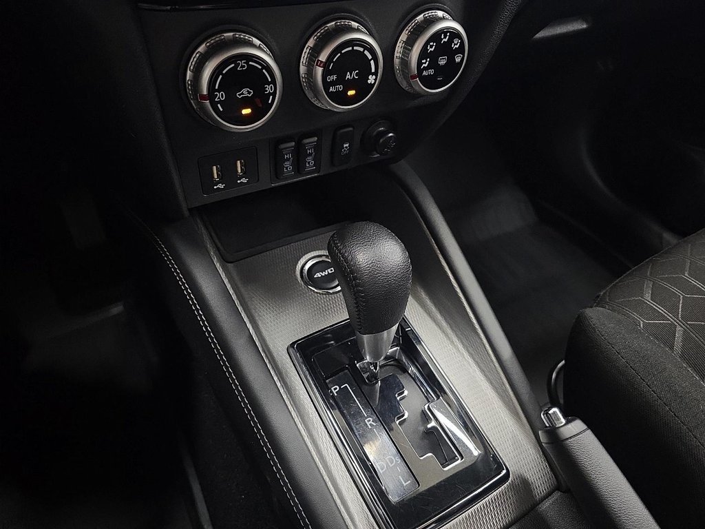 2020 Mitsubishi RVR in Quebec, Quebec - 15 - w1024h768px