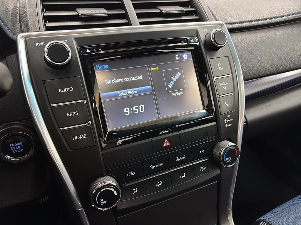 2016 Toyota Camry in Quebec, Quebec - 12 - w1024h768px